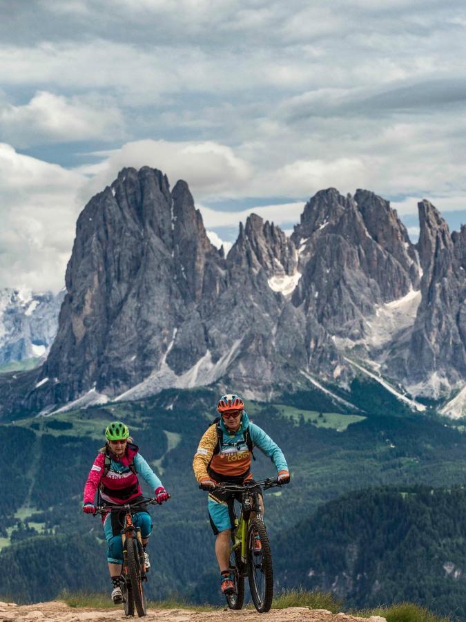 Kedul Lodge Santa Cristina Val Gardena Eksteriør billede